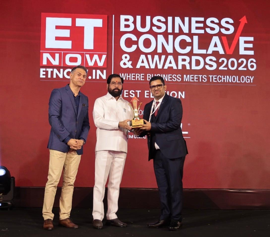 Dr. Anvesh Tiwari receiving the AI & Deep-Tech Entrepreneur of the Year award at the ET NOW Business Conclave & Awards 2026
